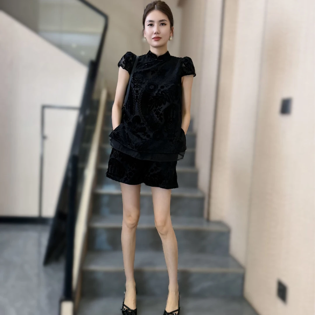 【JY】 气质植绒烧花盘扣立领旗袍上衣+松紧腰短裤丝绒两件套夏