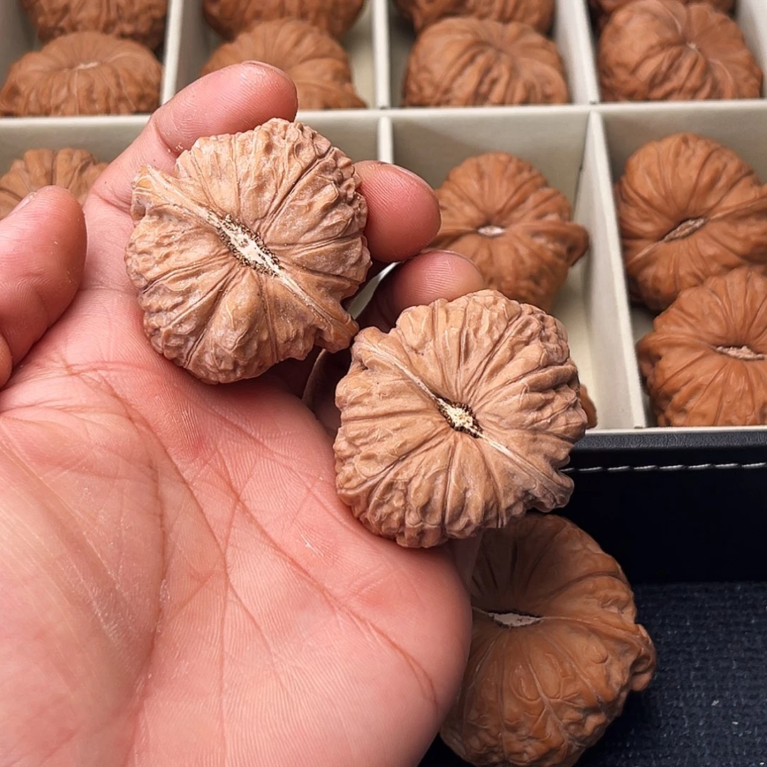 温***生文玩核桃吊坠329  温酒