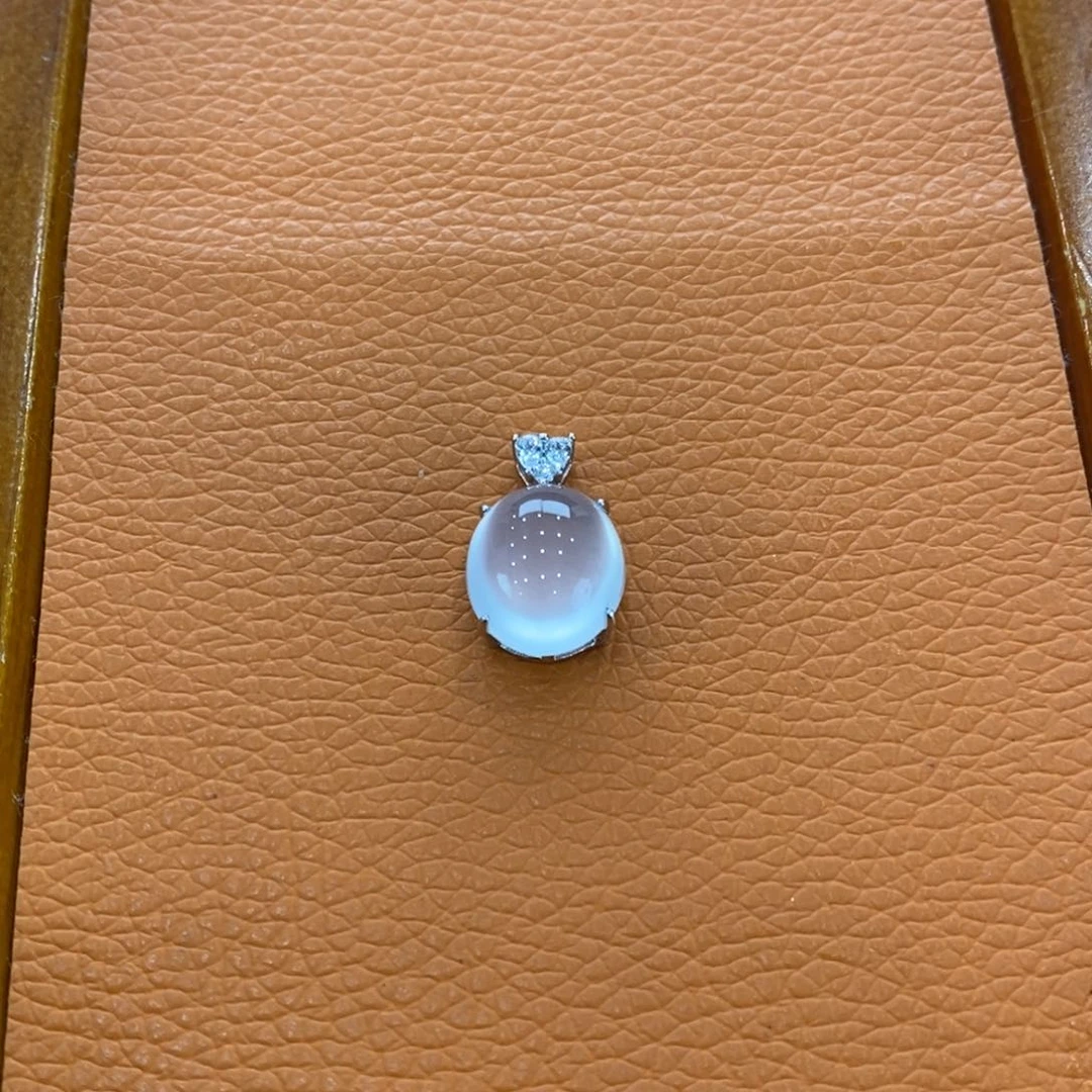 石英质玉吊坠(赠链)银S925镶嵌卡***?
