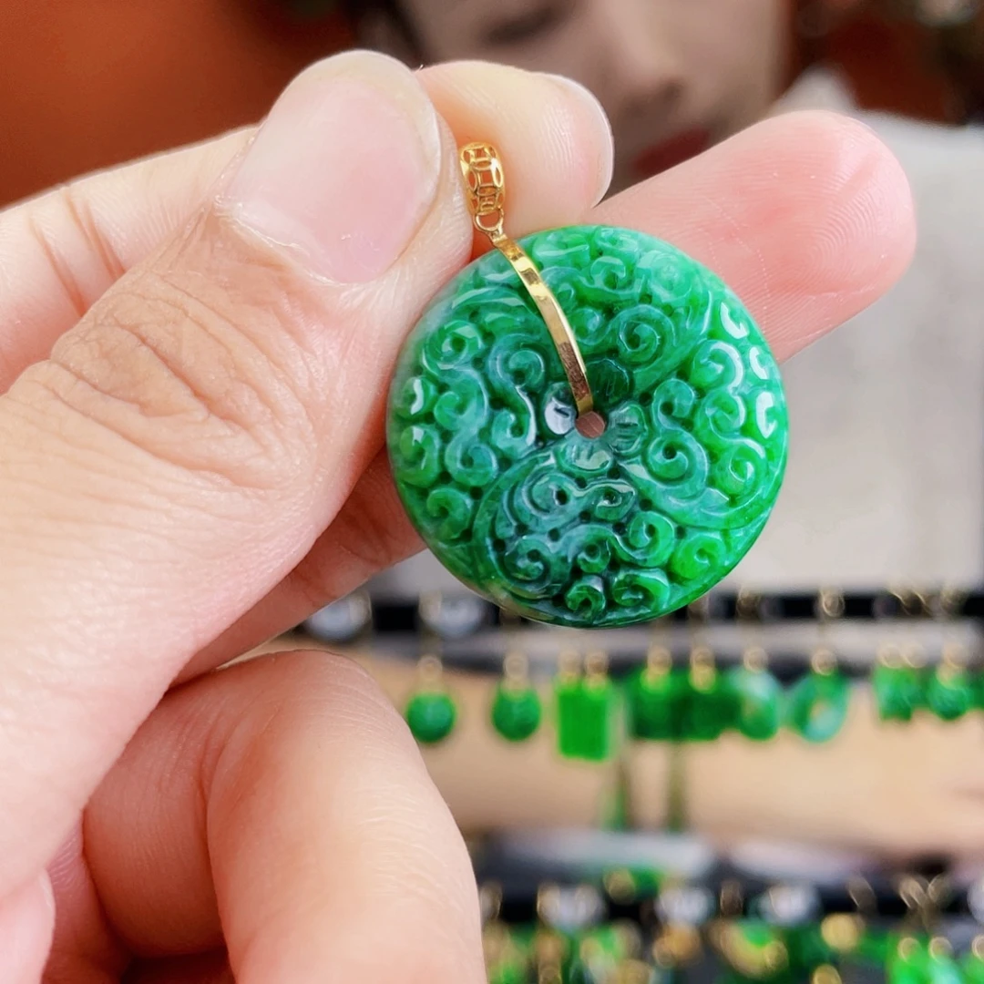 翡翠18K金镶嵌耳饰