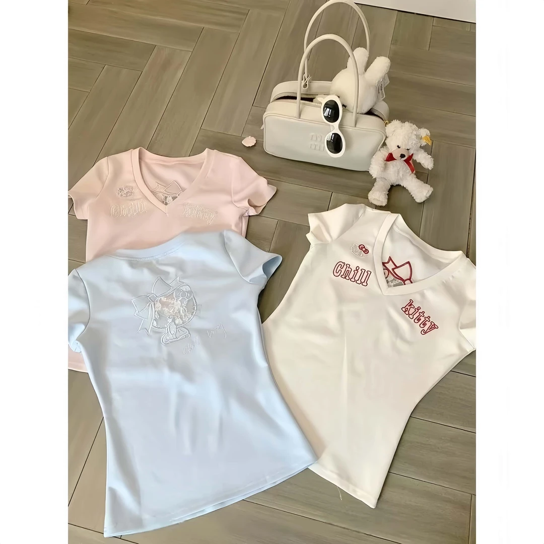 猫咪刺绣设计v领短袖T恤女夏季显瘦修身收腰百搭上衣蕾丝拼接缕空