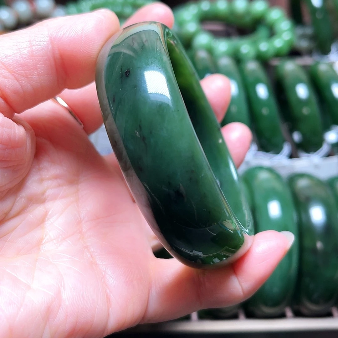 和田玉（碧玉）未镶嵌手镯