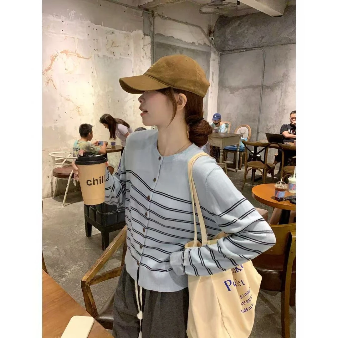 韩系时尚圆领撞色条纹休闲长袖2025年宽松慵懒休闲针织衫上衣女装