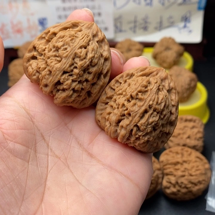 文玩核桃吊坠正三角毕业37尺1006
