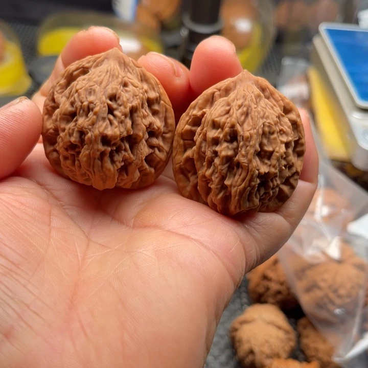 桃核把件全品虎头边39
