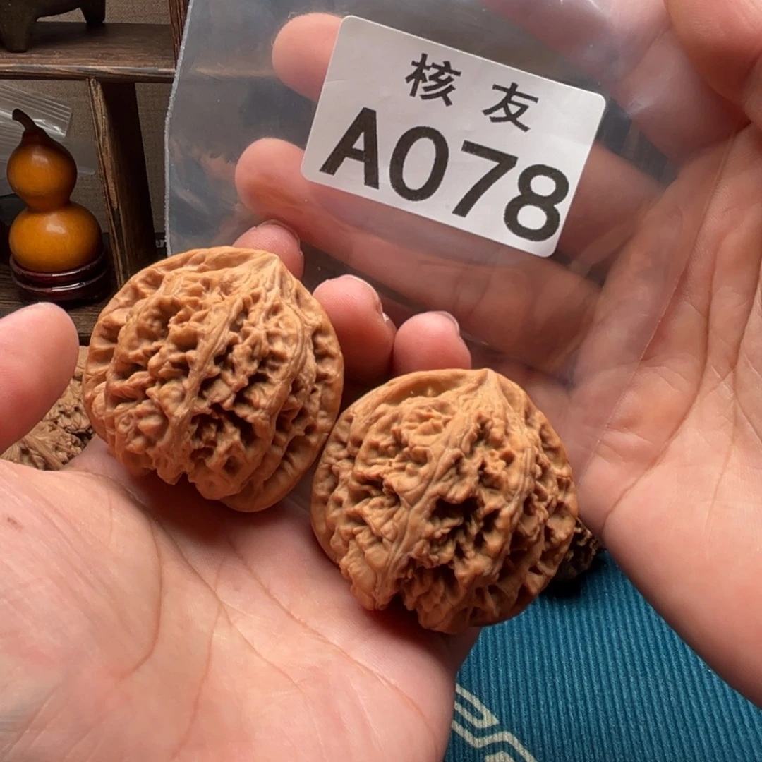 文玩核桃吊坠粗筋