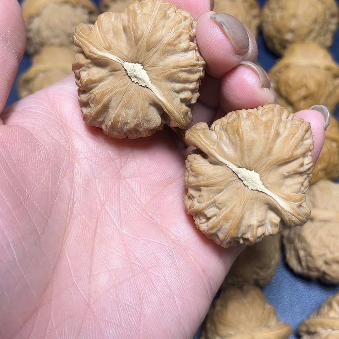 文玩核桃吊坠小*白狮子