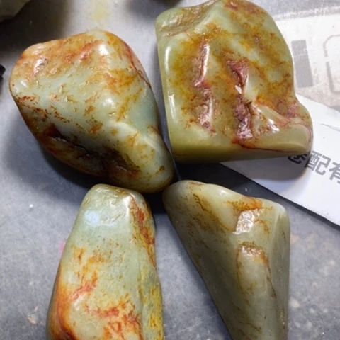 透闪石质玉未镶嵌挂件