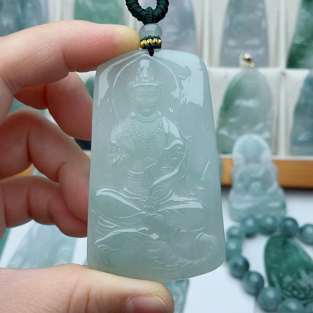 颈饰未镶嵌翡翠普贤菩萨