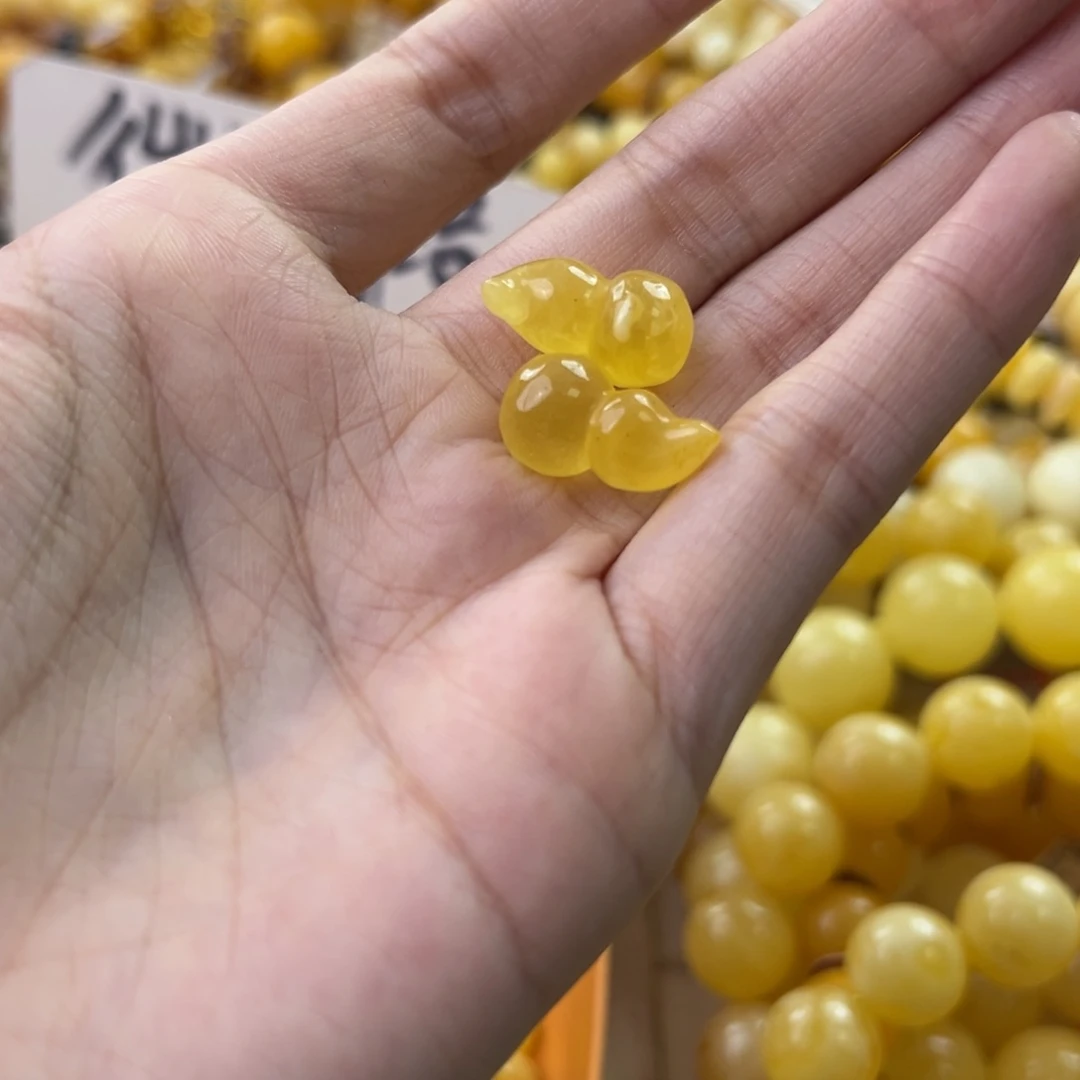 琥珀珠宝奇石未镶嵌