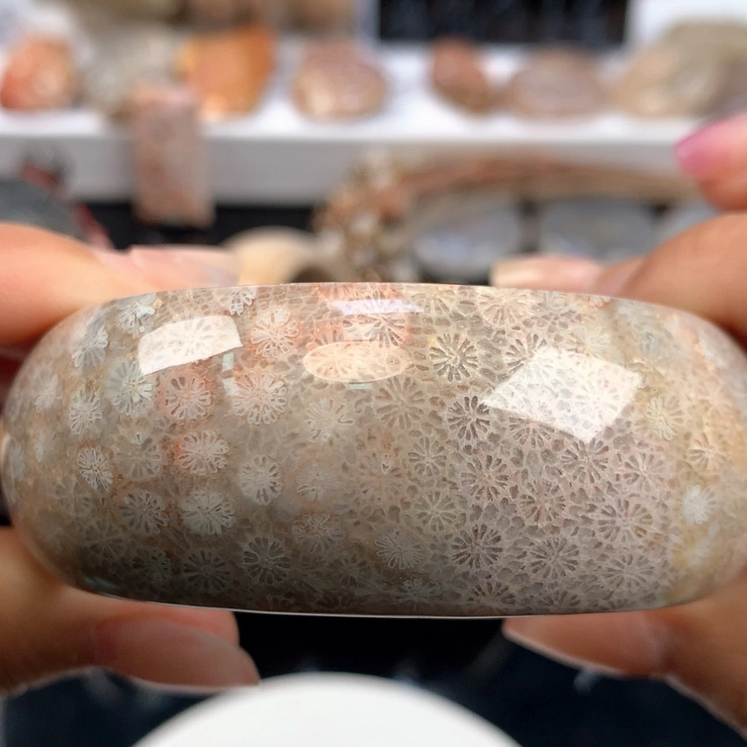 【闪购商品】硅化珊瑚（珊瑚玉）未镶嵌颈饰粉花55.9口（46号）