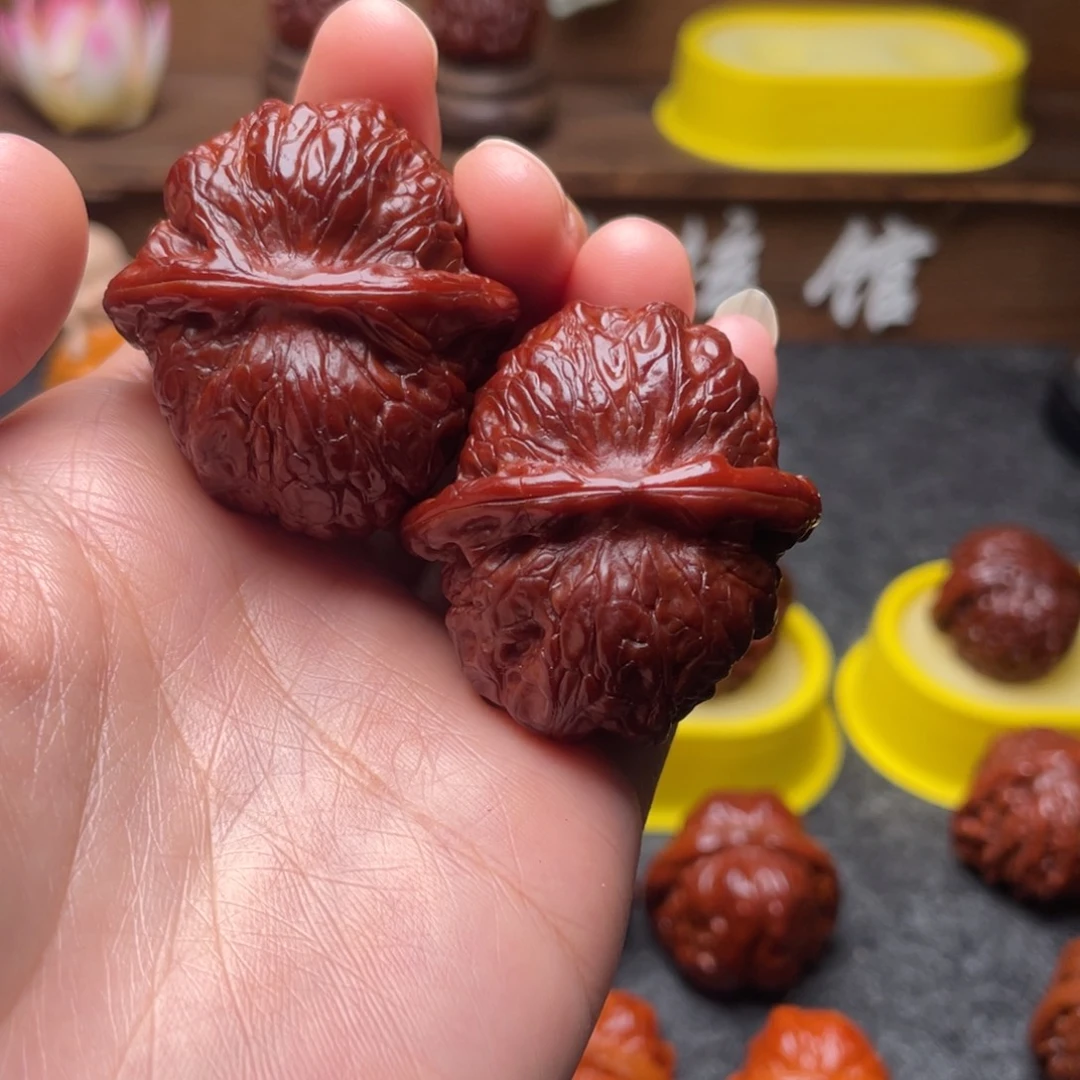 与***行文玩核桃吊坠文玩核桃 手把件 血麒麟 39