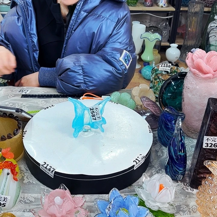 2587 家悦琉璃工艺品不完美