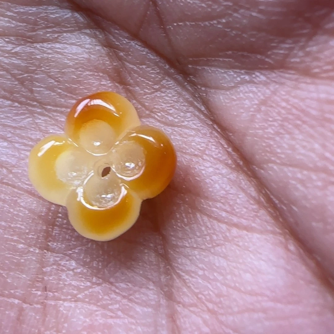 琥珀颈饰未镶嵌琥珀