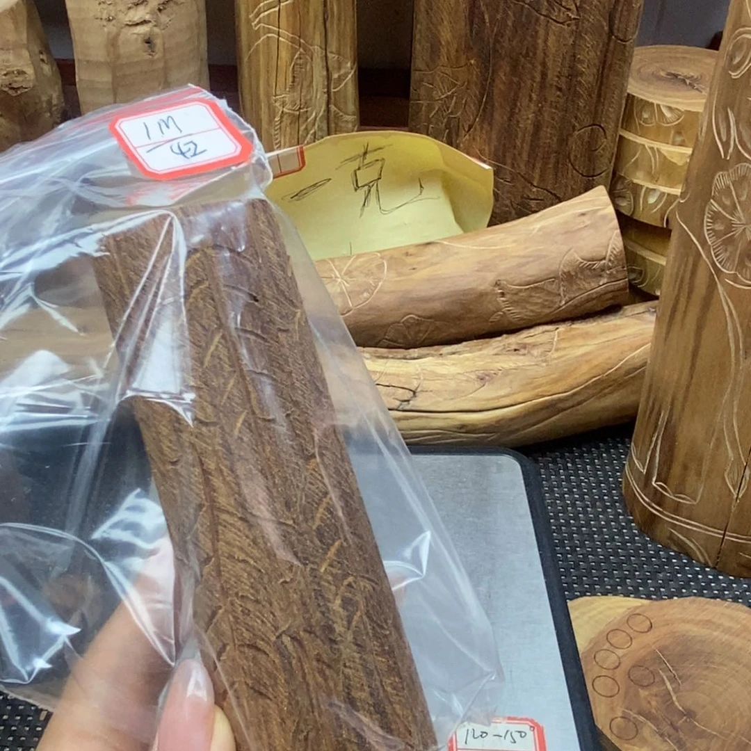I***翰檀香木老山檀香木料木料
