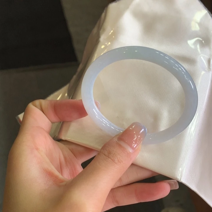 翡翠未镶嵌手镯54贵妃