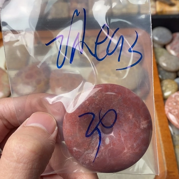硅化玉颈饰足金镶嵌i***s