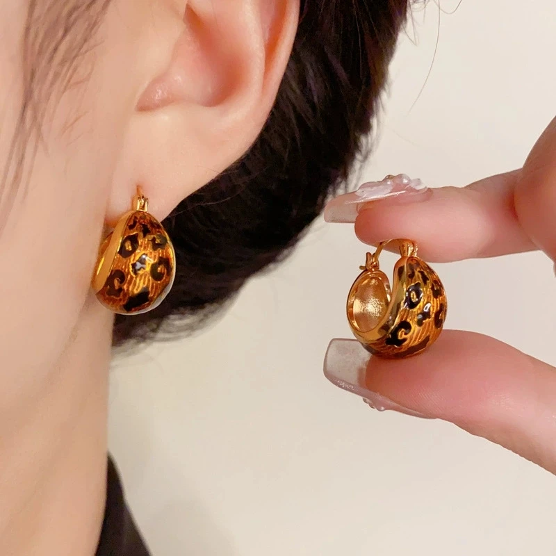 铜合金耳饰 新款气质时尚复古咖色豹纹耳扣简约轻奢百搭耳饰小众