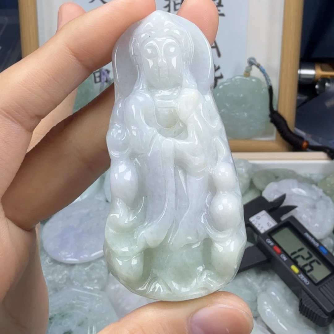 翡翠挂件未镶嵌翡翠