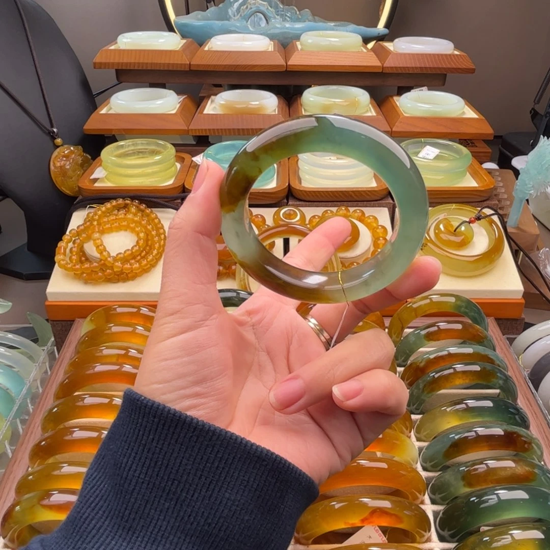 蛇纹石玉未镶嵌手镯58