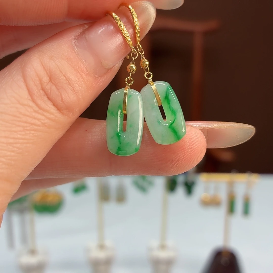 翡翠18K金镶嵌耳饰