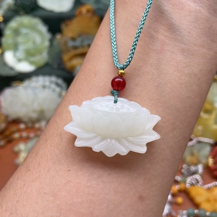 蛇纹石玉未镶嵌吊坠