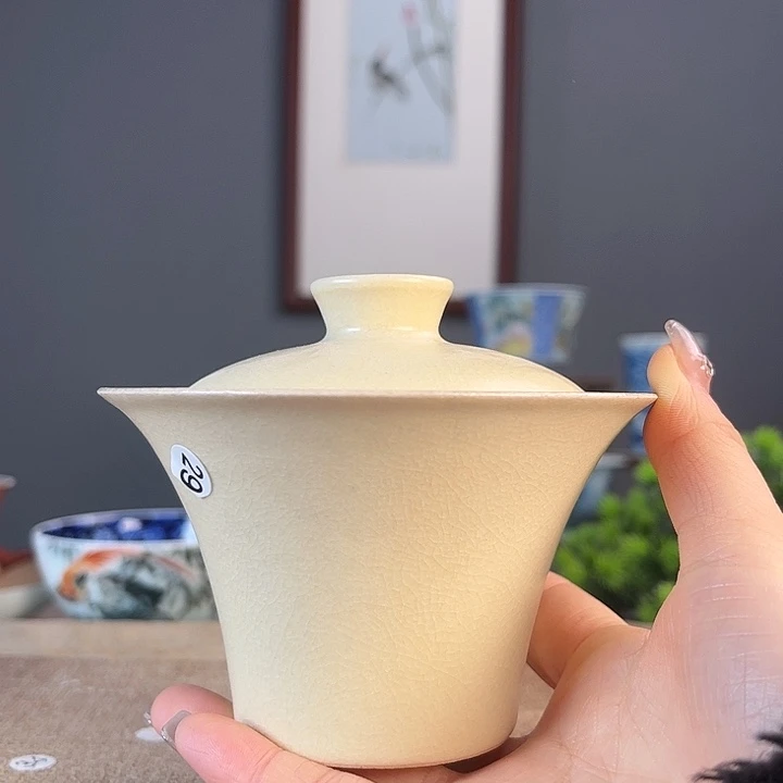 摆件景德镇陶瓷茶杯里