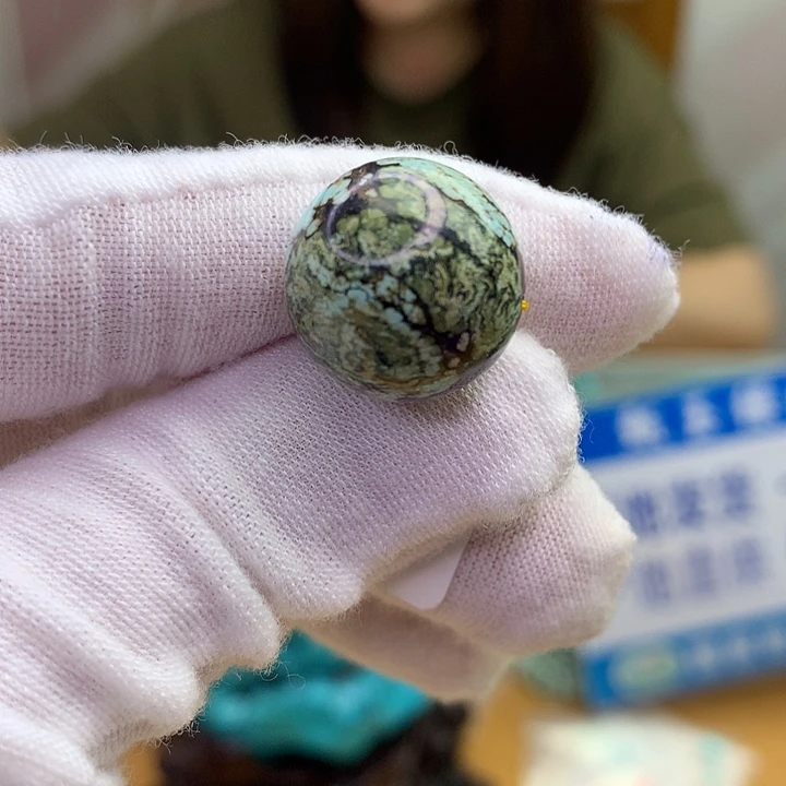 未镶嵌绿松石原矿