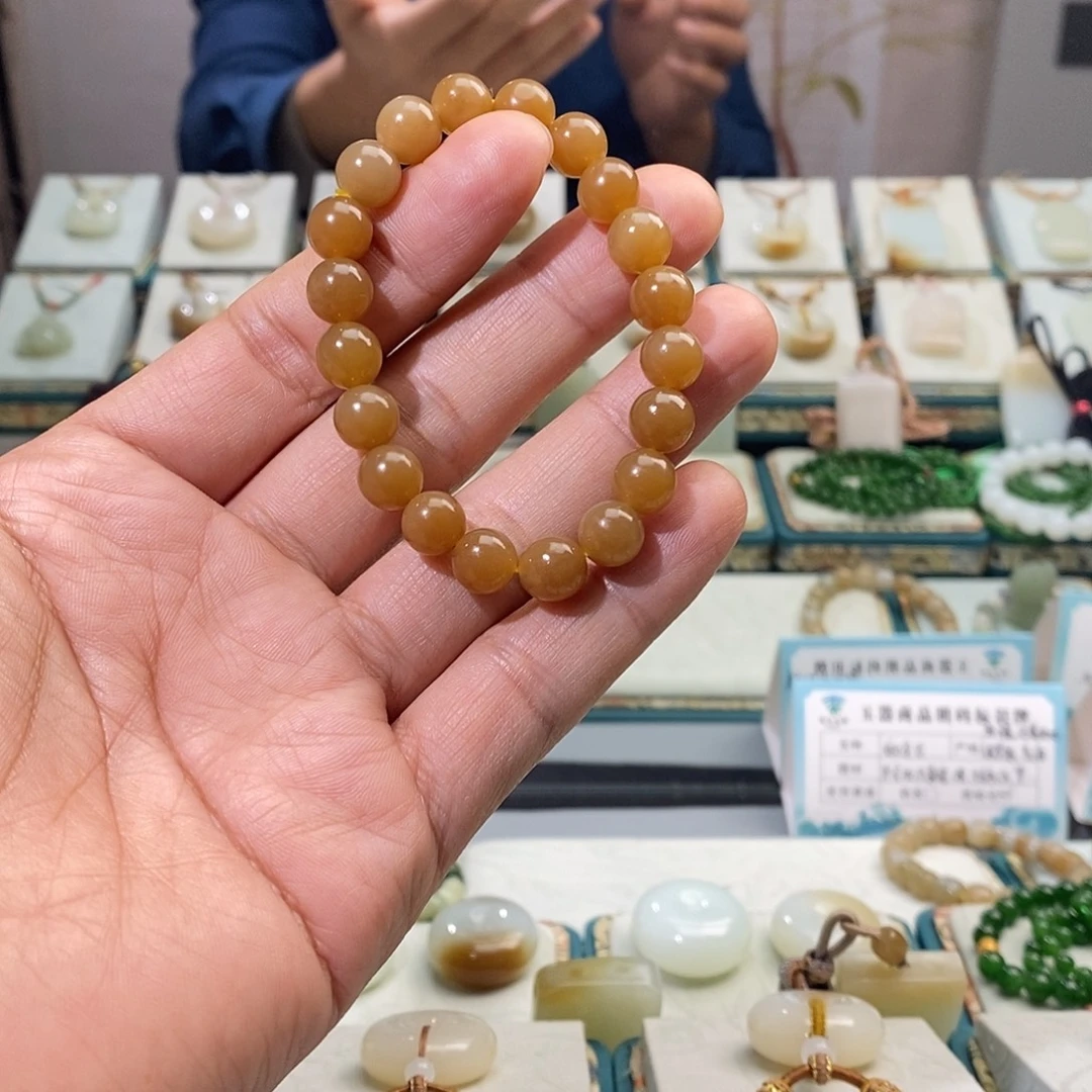 楠***楠和田玉未镶嵌颈饰