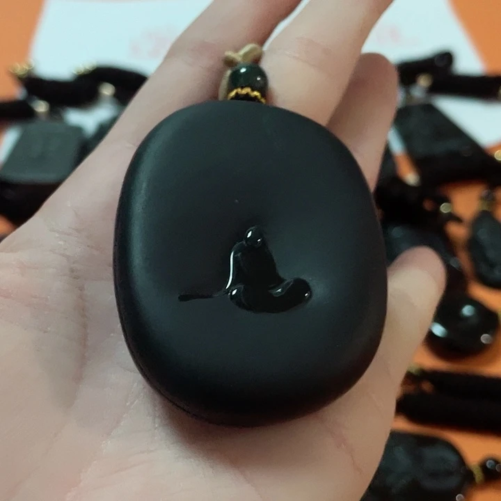 翡翠颈饰未镶嵌用****9