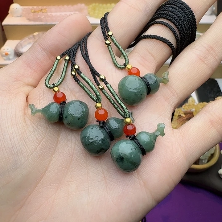 和田玉（碧玉）未镶嵌颈饰