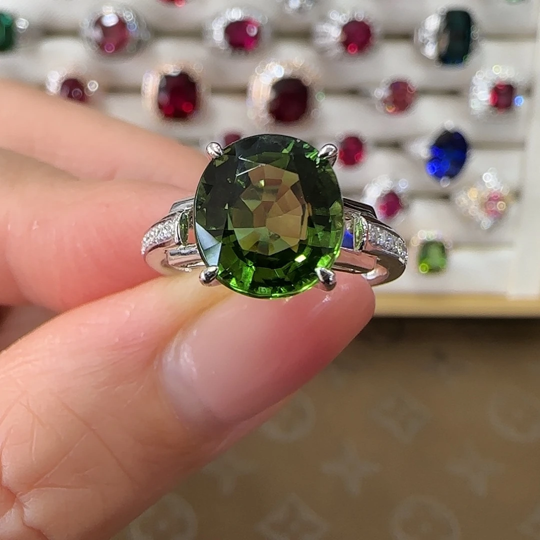 戒指18K金镶嵌碧玺3.98ct