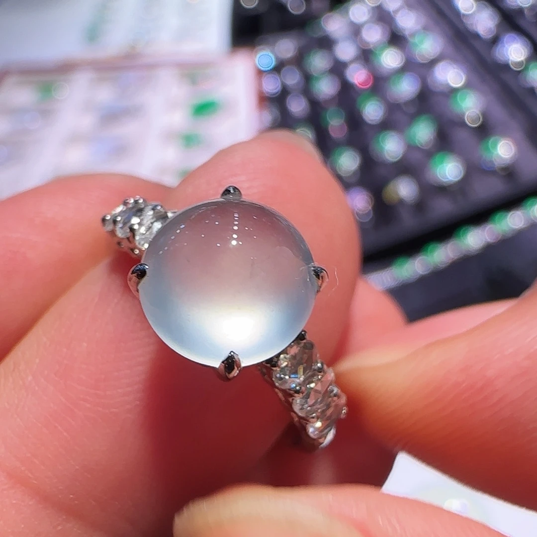 翡翠18K金镶嵌戒指