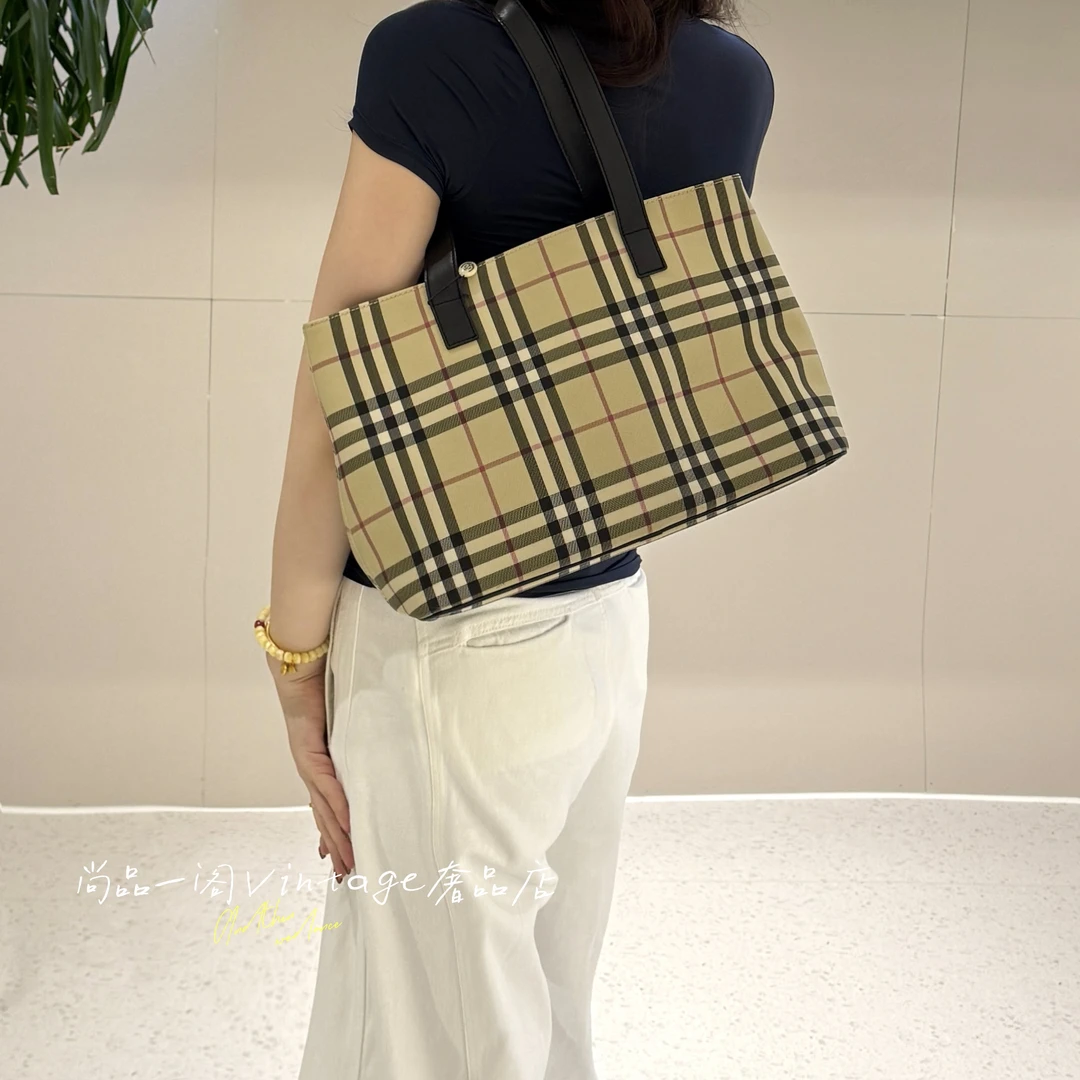 95新 BURBERRY/博柏利 尚品一阁/战马格购物袋单肩包