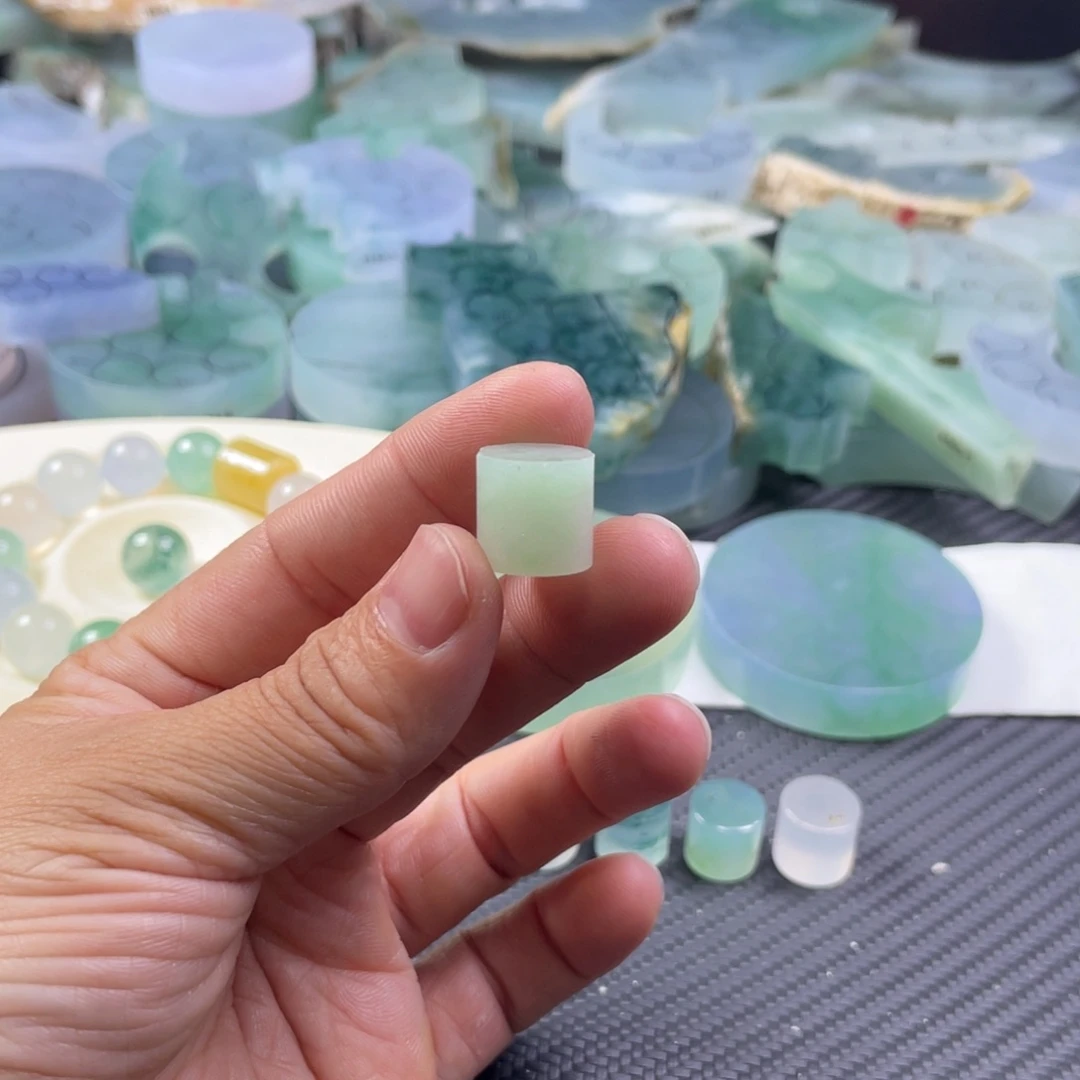 定制翡翠未镶嵌12+珠子