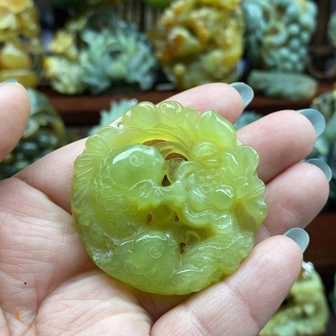 蛇纹石玉颈饰未镶嵌