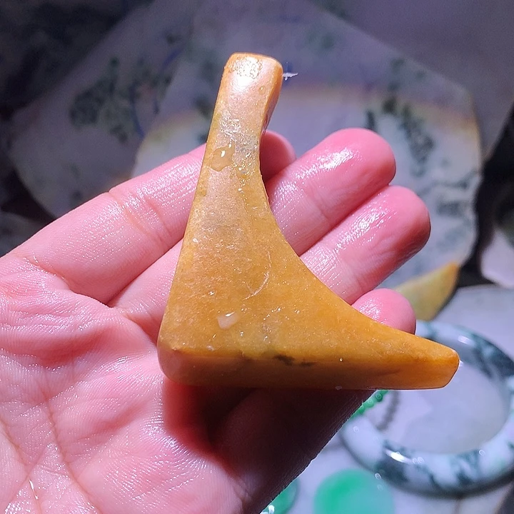 颈饰未镶嵌翡翠幻**流边角料