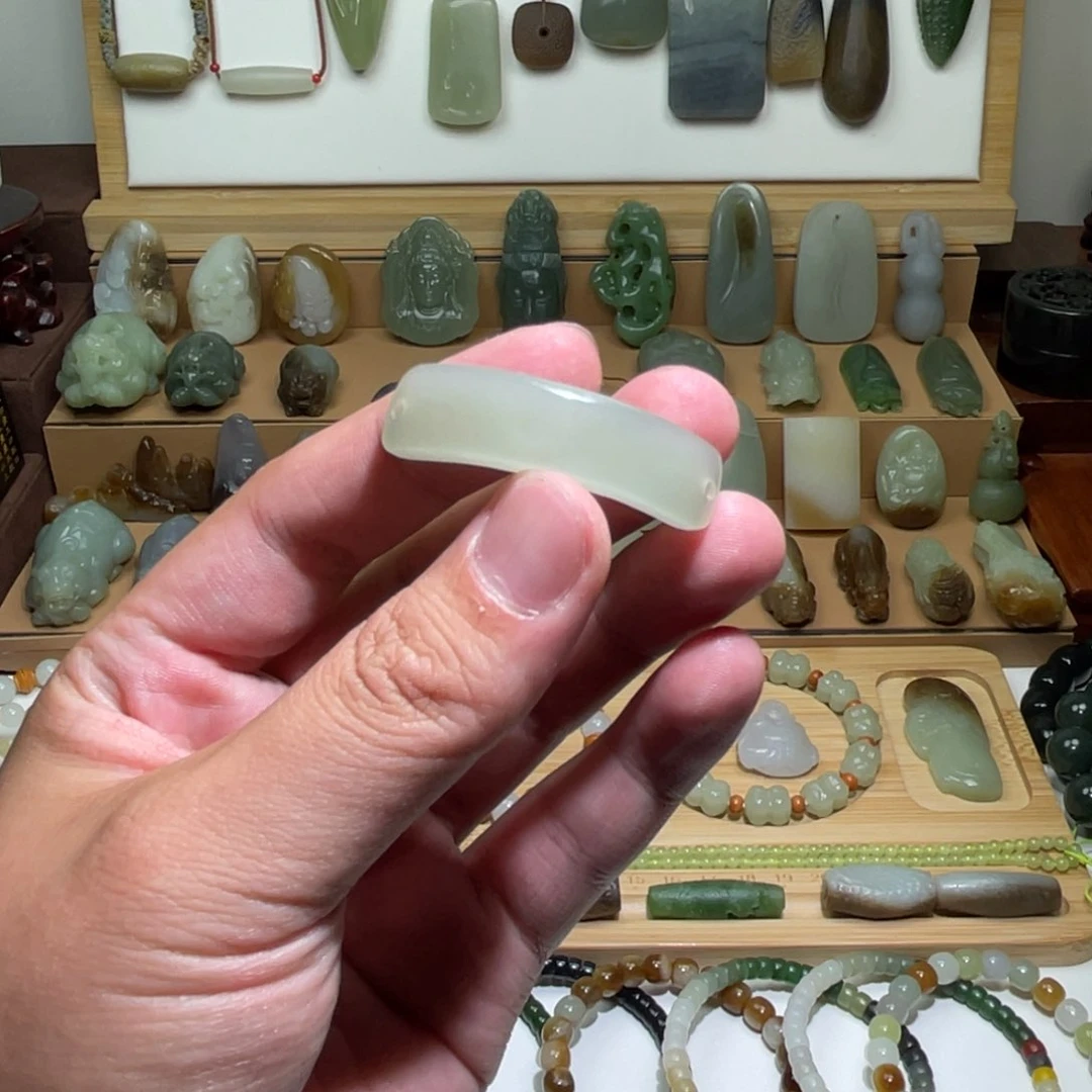 和田玉未镶嵌颈饰2