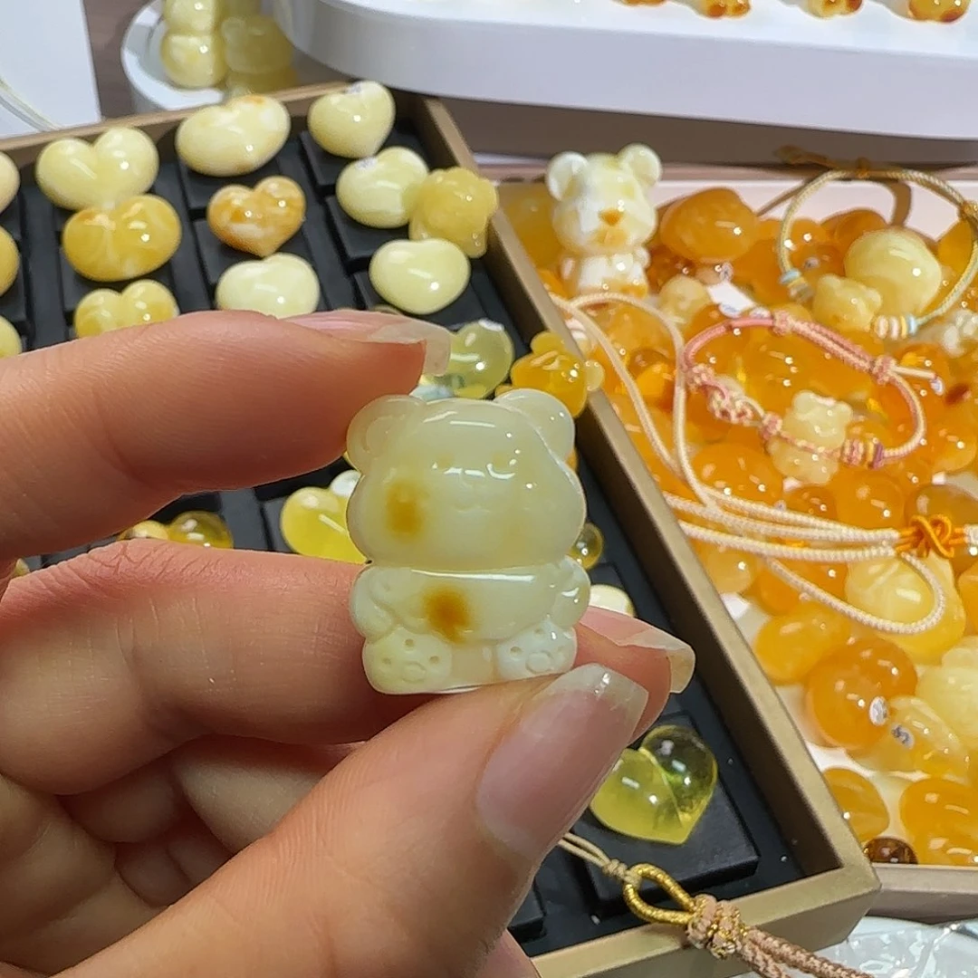 琥珀未镶嵌珠宝奇石