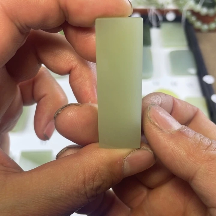 和田玉颈饰未镶嵌大**家