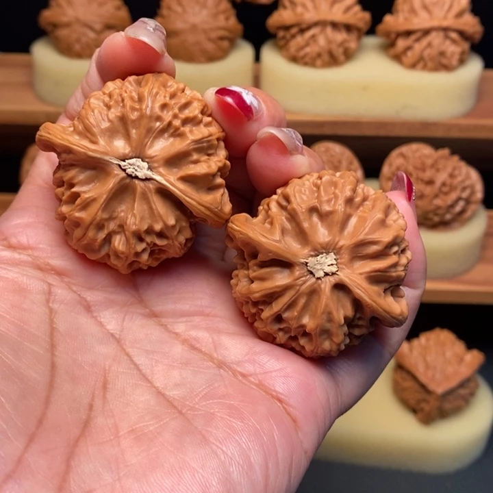 文玩核桃吊坠43宫灯