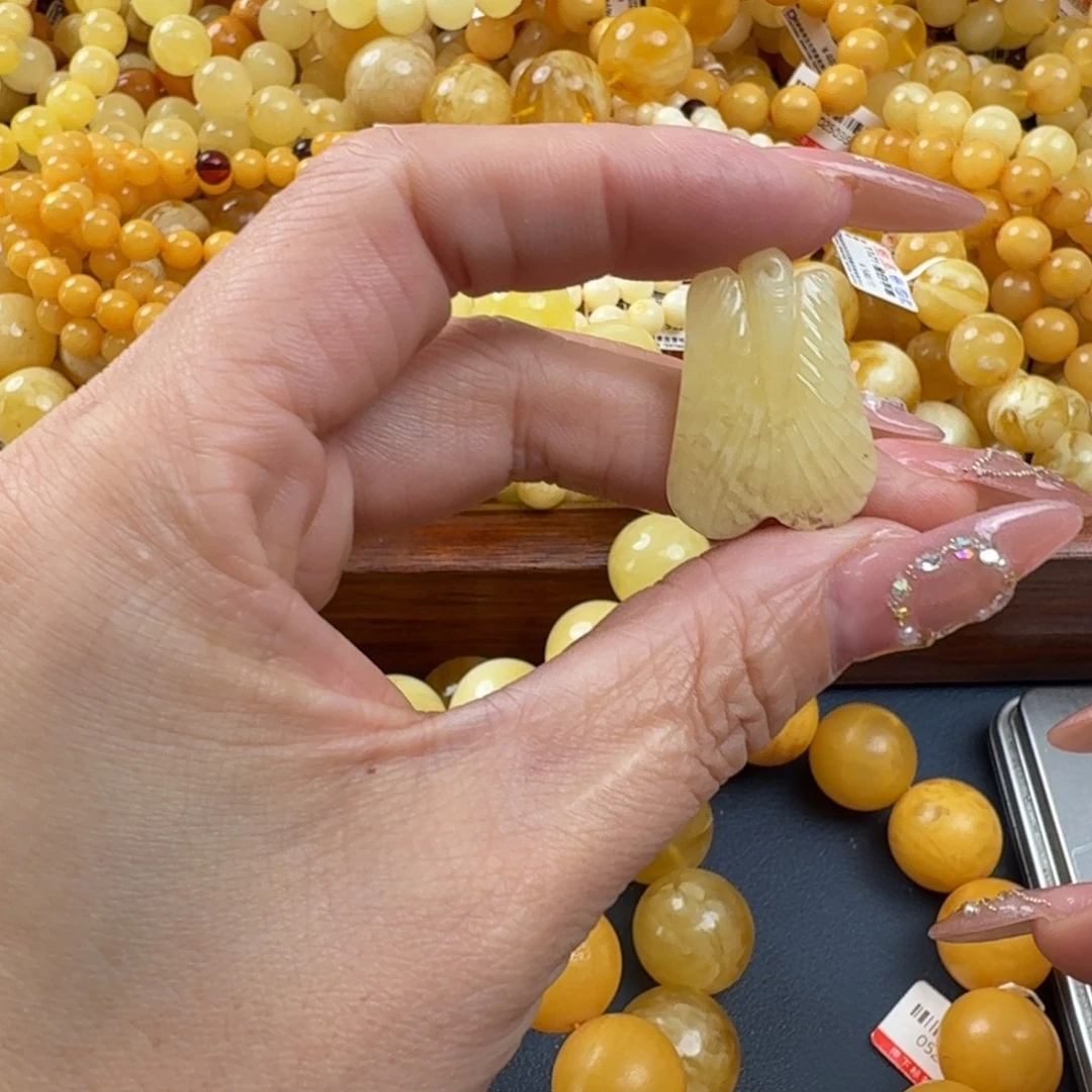 琥珀未镶嵌珠宝奇石