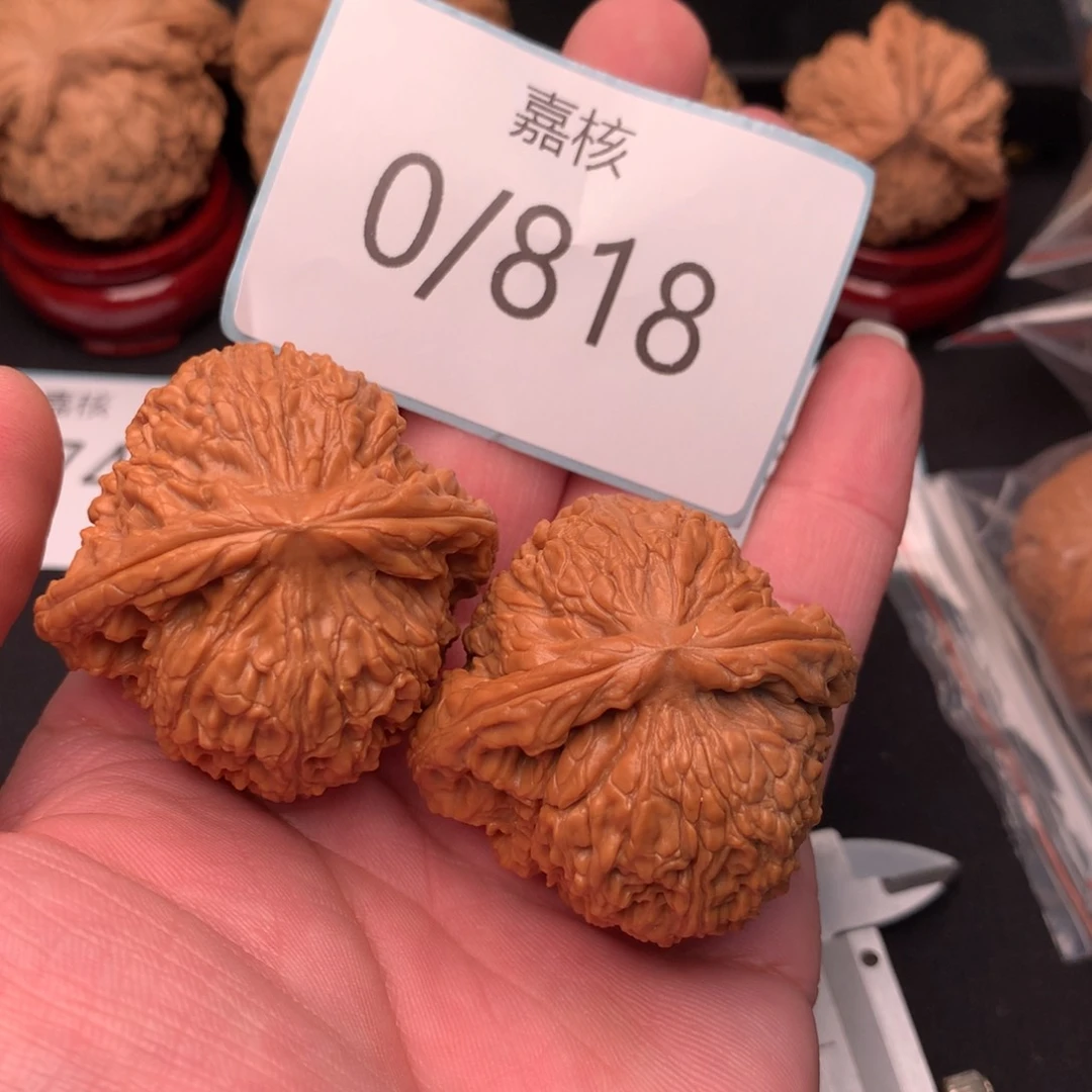 文玩核桃把件红皮老树南疆44