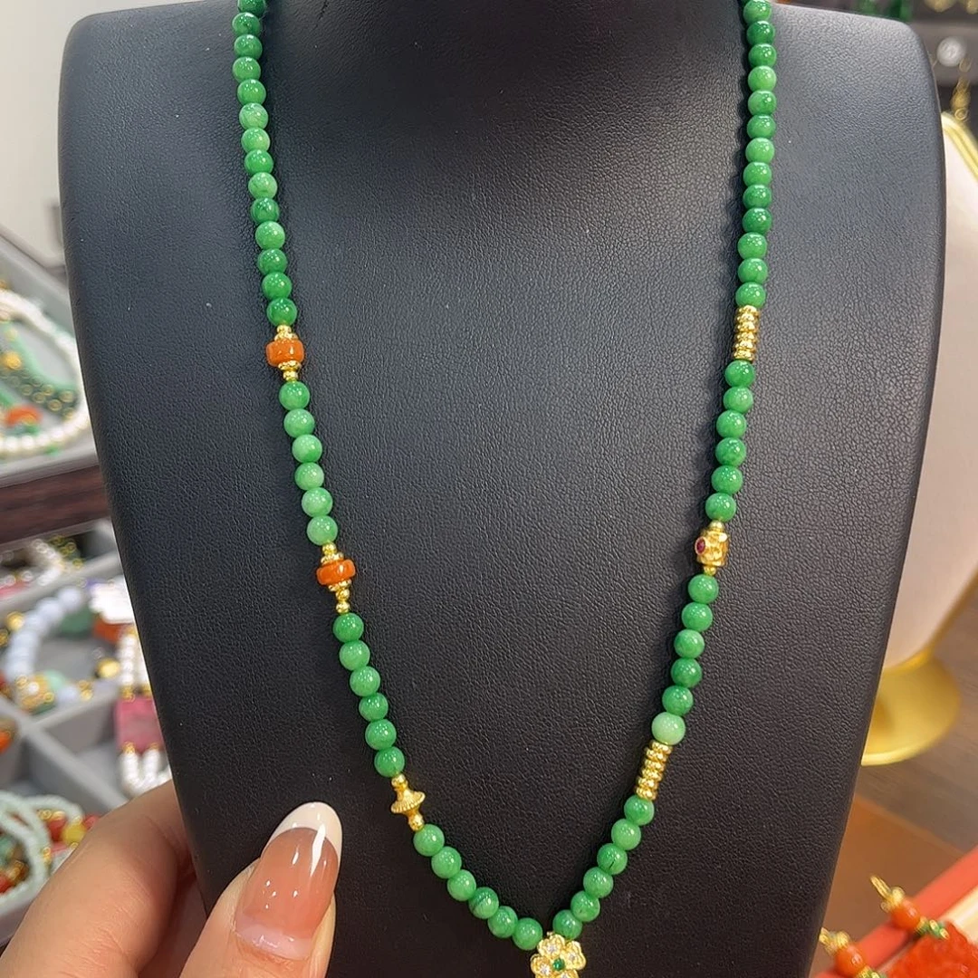 紫***兰翡翠未镶嵌颈饰炸