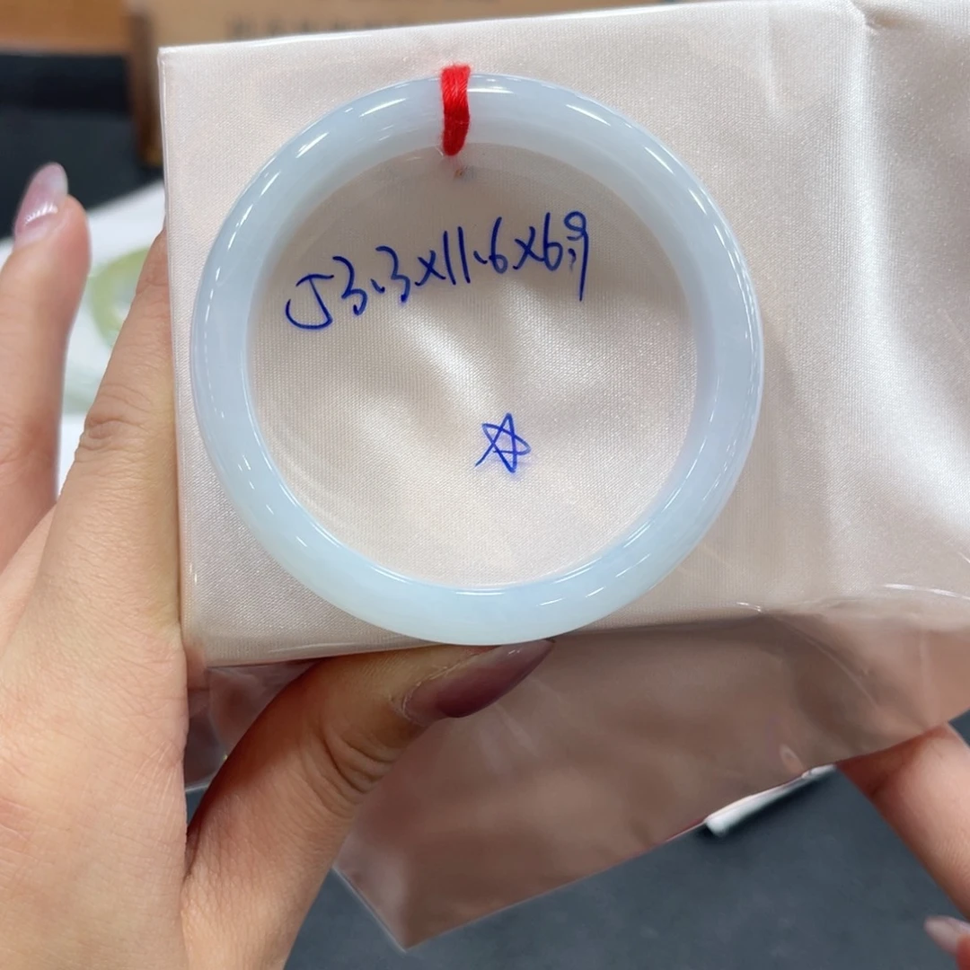 未镶嵌手镯翡翠翡翠