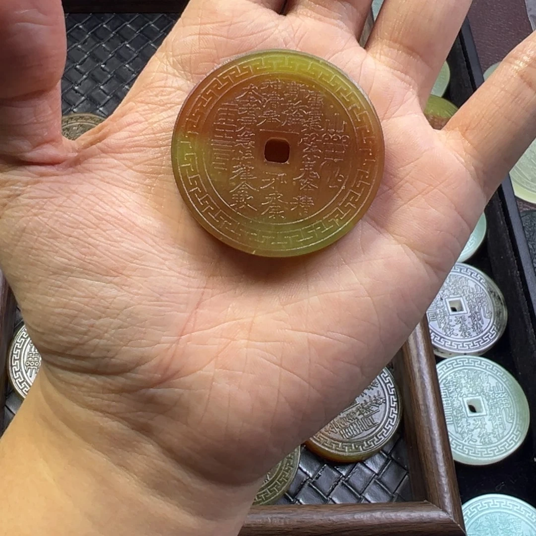三***师蛇纹石玉未镶嵌颈饰