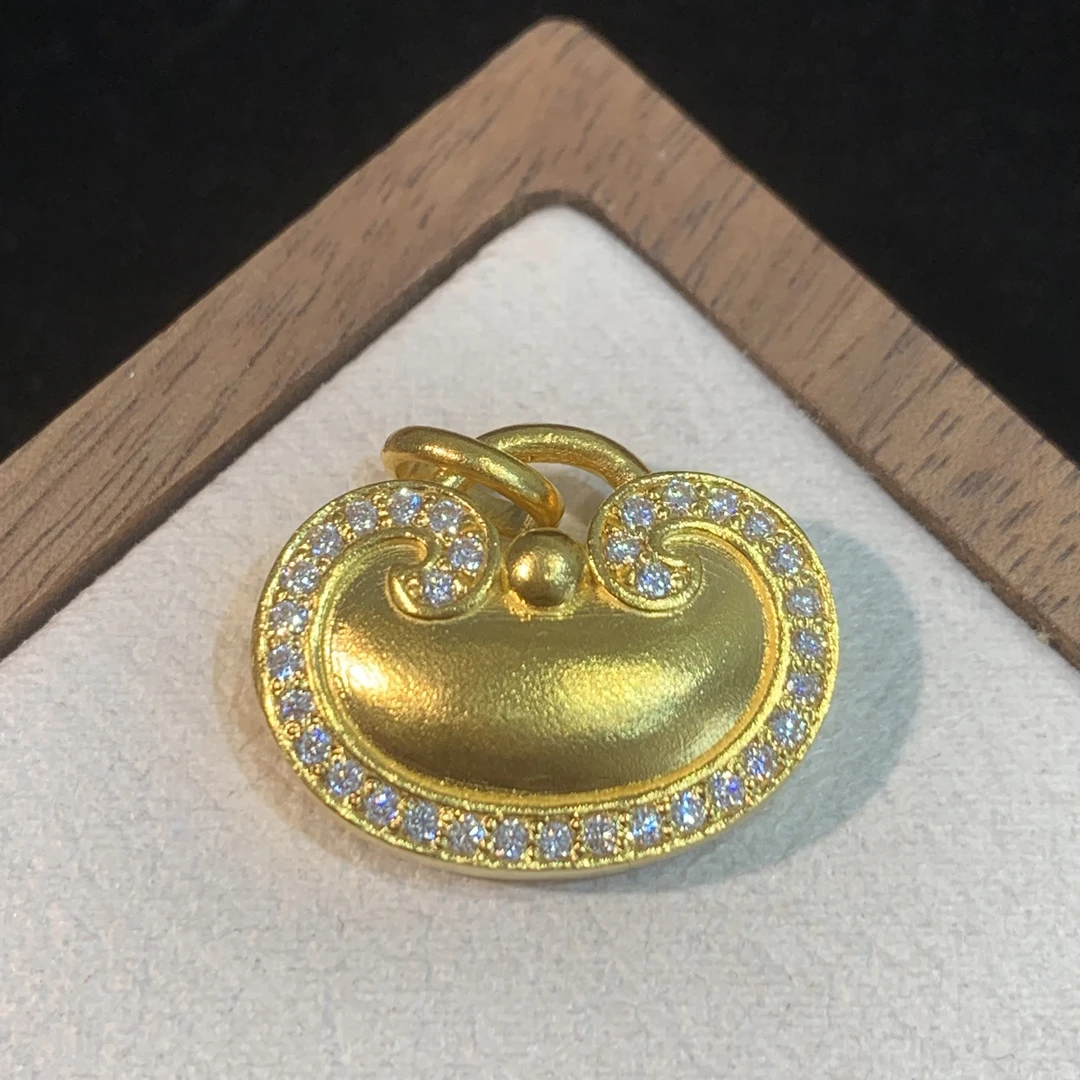 足金999 黄金5G工艺 锁包莫桑吊坠