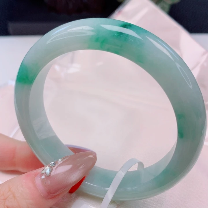 翡翠未镶嵌手镯55圈