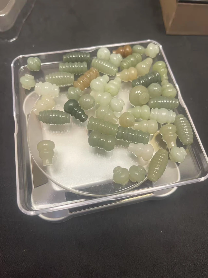 新疆和田玉精品配饰选其一