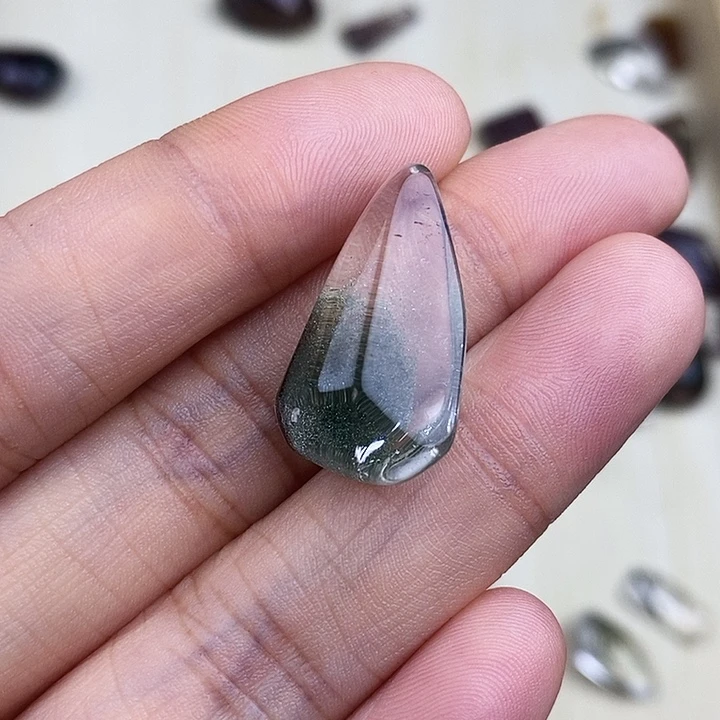 未镶嵌颈饰水晶是**a水晶
